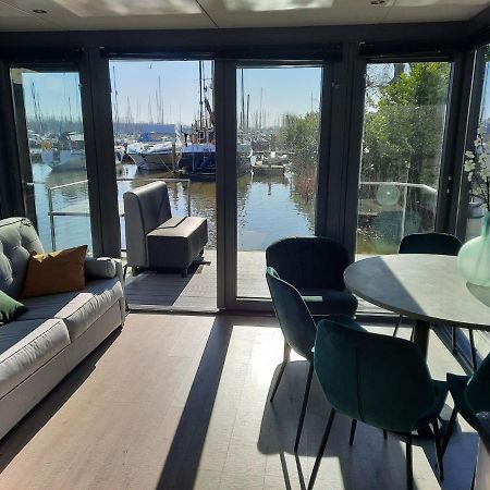 Hotel Waterfront Houseboat Near The Centre Monnickendam Exterior foto