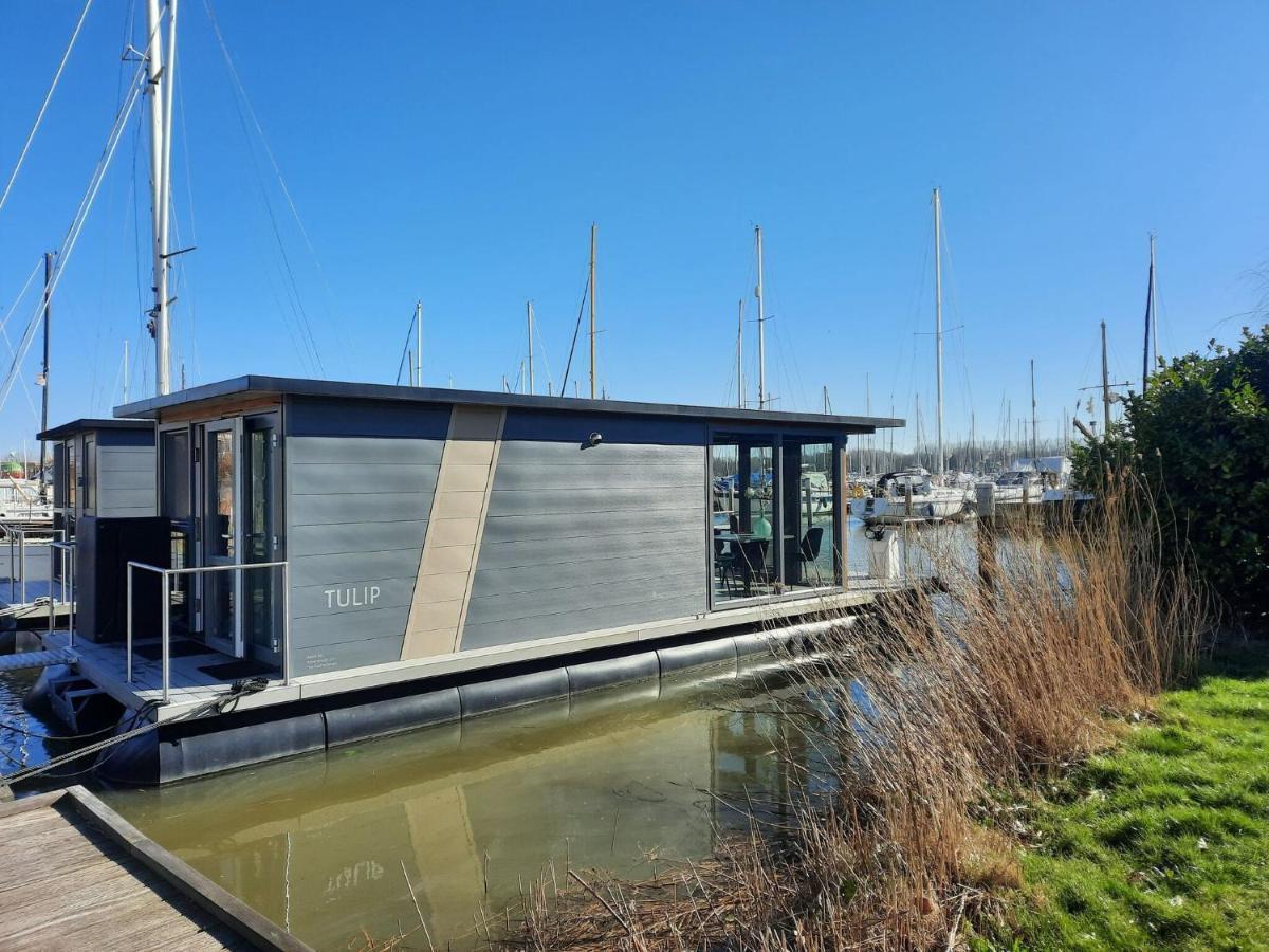 Hotel Waterfront Houseboat Near The Centre Monnickendam Exterior foto