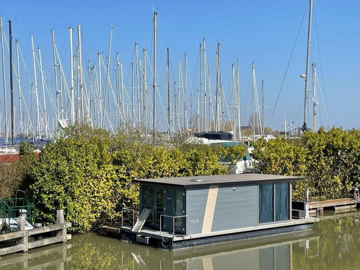 Hotel Waterfront Houseboat Near The Centre Monnickendam Exterior foto